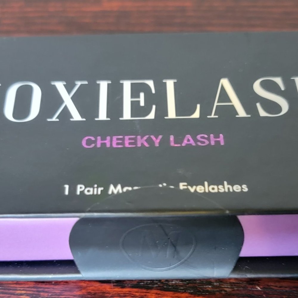 Moxielash cheeky lashes magnetic lashes